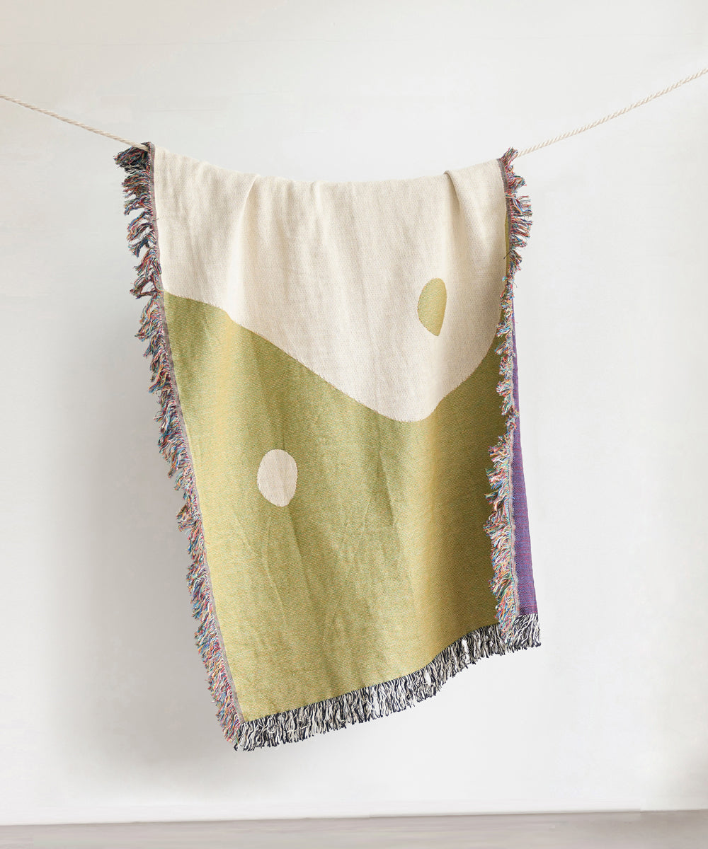 CITY SHED】Yin Yang Woven Throw Blanket Olive - Clr Shop